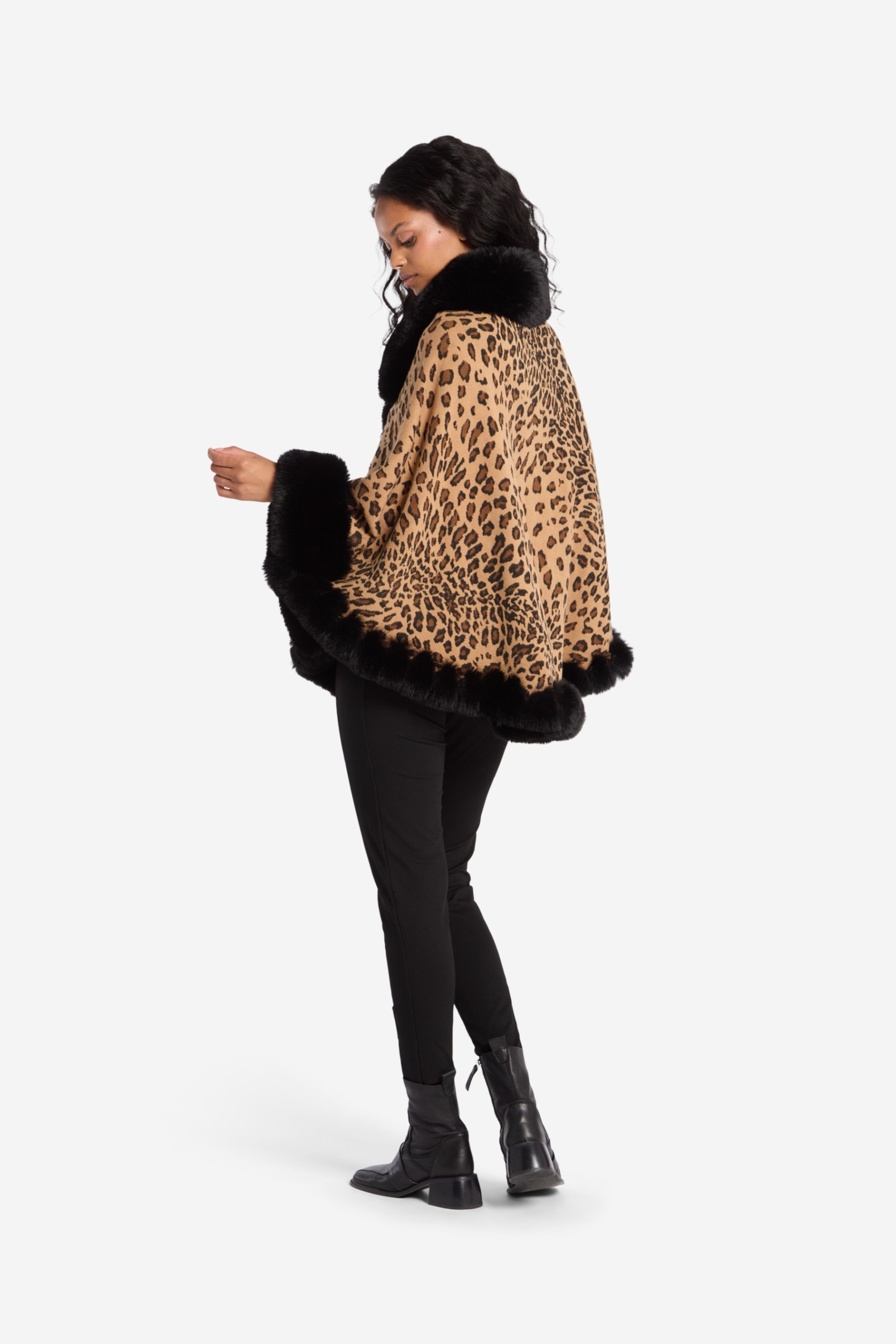 Poncho Edith Leo – Bild 3