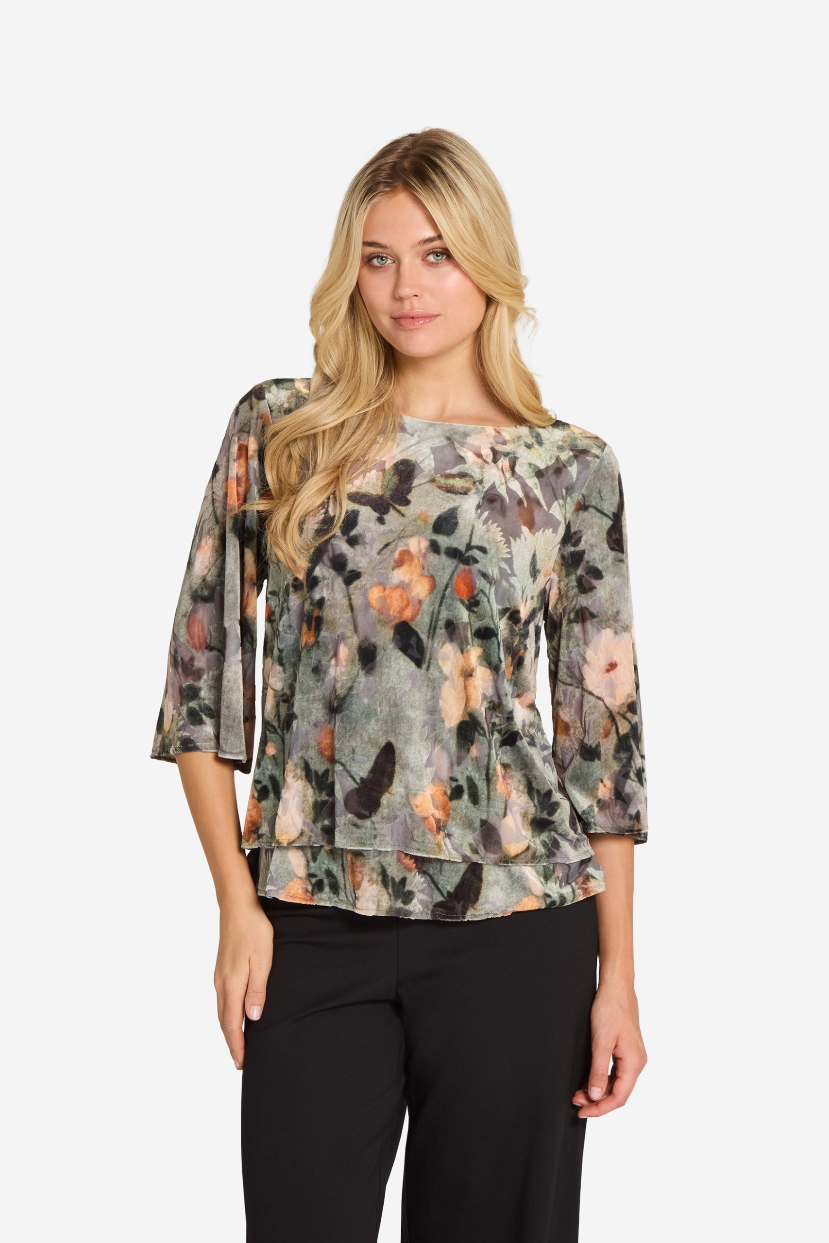 Topp Nicole Lucey